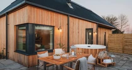 Longstones Avebury - Horslip