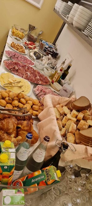 Petit déjeuner buffet compris tous les jours