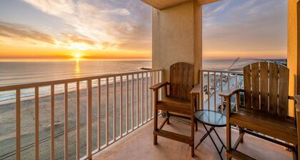 Oceanfront Beach Condo, Pool, Gym, Fishing Surfing