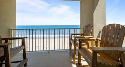 NEW Updated Oceanfront 3bd Beach, Pool, Boat, Fish, #1107