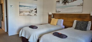 1 habitación, escritorio, tabla de planchar con plancha y wifi gratis 