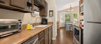 Cozy Cottage-3 mi to UofA-4 mi to DT