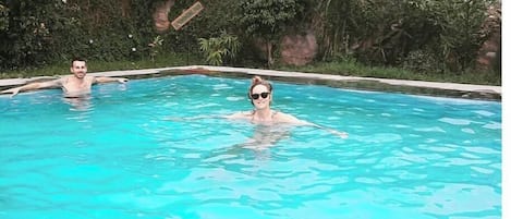 4 indoor pools