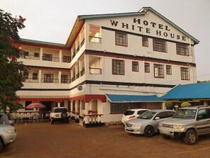 Exterior - Siaya White Hotel (Siaya)