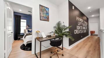 3 bedrooms, desk, iron/ironing board, WiFi