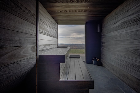 Hot tub, steam room, 2 treatment rooms, massages. Hochblauen Hotel