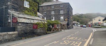 2 bedroom cottage: private parking, by harbour, pubs. Boscastle - North Cornwall