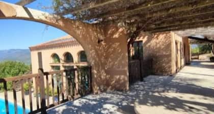 Grande Villa atypique, pleine nature, entre mer et montagne, au pied du Canigou