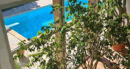 Grande Villa en pleine nature entre mer et montagne au pied du Canigou