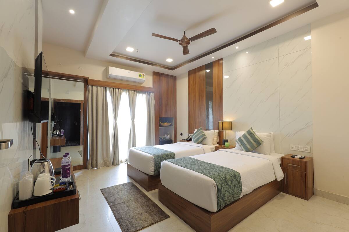 Deluxe Twin Room, City View