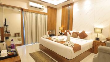 Deluxe Double Room | Desk, free WiFi