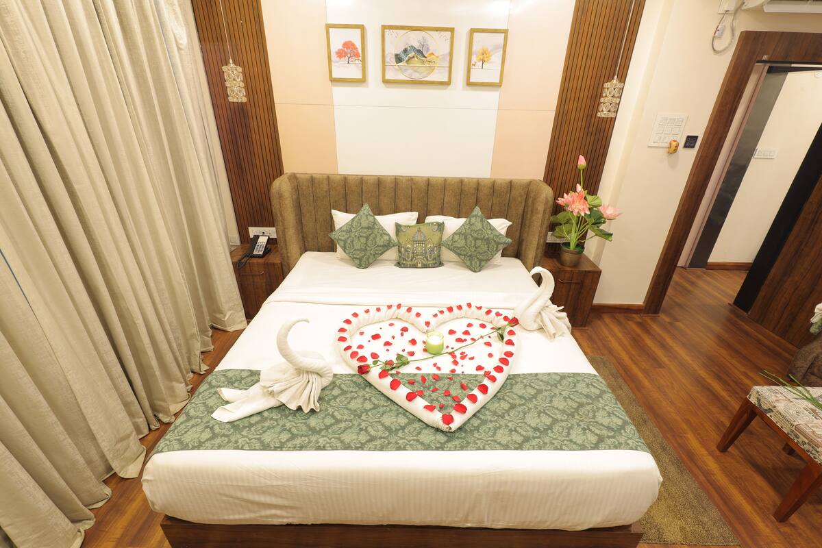 Signature Suite