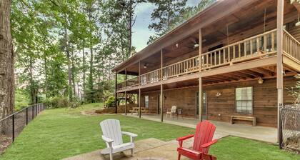 Chic Lakeside Hideaway-Close to UA-5BR-Game Room