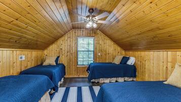 5 chambres, bureau, fer et planche à repasser, lit parapluie