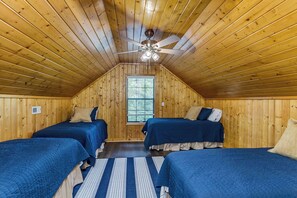 5 bedrooms, desk, iron/ironing board, travel crib