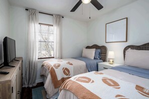 3 soveværelser, skrivebord, strygejern/strygebræt, Wi-Fi