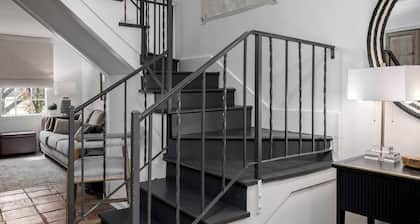 The Fox's Den | Spacious 3BR Townhome Near UA & Downtown