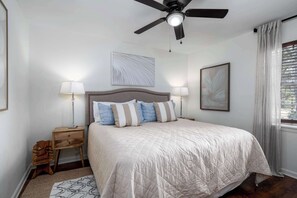 3 bedrooms, desk, iron/ironing board, WiFi