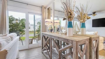 1 bedroom, in-room safe, desk, iron/ironing board