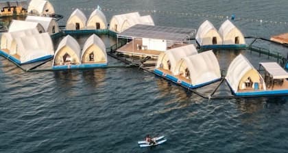Floating Home in Reef Resort 3