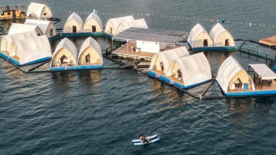 Floating Home in Reef Resort 3