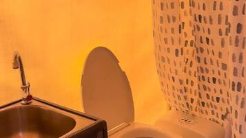 Single Room, Beach View | Bathroom