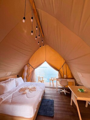 Single Room, Beach View - Floating Home in Reef Resort 3 (Samal)