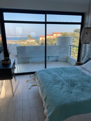 6 bedrooms, iron/ironing board, WiFi, bed sheets