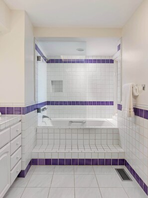 Shower, hair dryer, towels, shampoo