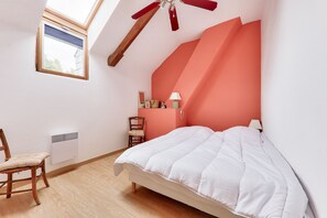 4 camere, ferro/asse da stiro, Wi-Fi gratuito