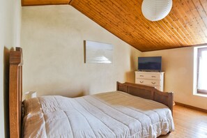 2 chambres, fer et planche à repasser