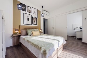 2 bedrooms, iron/ironing board, WiFi, bed sheets