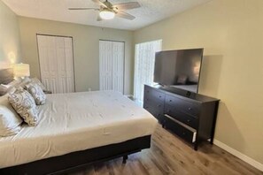 4 bedrooms, iron/ironing board, WiFi, bed sheets