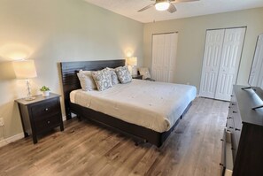 4 habitaciones, tabla de planchar con plancha, wifi y ropa de cama 