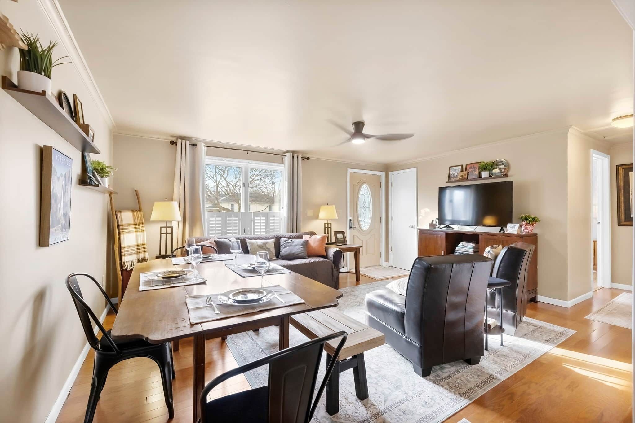 智能电视、电子游戏、DVD 播放器、乒乓球