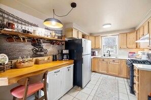 雪櫃、微波爐、焗爐、爐具