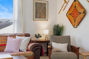 Smart TV, video games, DVD player, table tennis - Butternut House (Three Oaks)