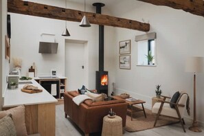 Smart TV, fireplace, books, stereo - Longstones Avebury – Ridgeway (Marlborough)