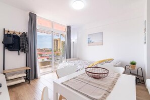 1 chambre, fer et planche à repasser, Wi-Fi, draps fournis