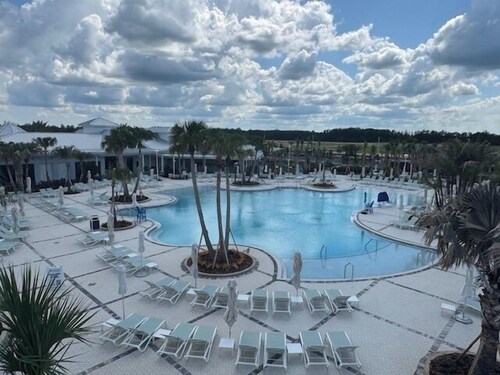 10 BR Home, Themed Rooms, Private Pool, in New Windsor Cay Resort