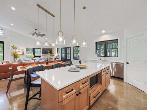 Leelanau Day Tripper - Modern Barndominium Retreat | Sauna • Bikes • Beaches • W