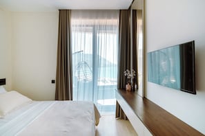 1 Schlafzimmer, Schreibtisch, laptopgeeigneter Arbeitsplatz
