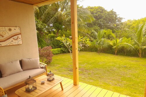 Cozy Garden Retreat with Mountain Views, close to Le Morne Beach