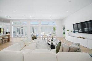 Fernseher, Computerbildschirme