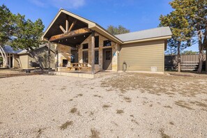 Luokittelematon kuva, 4 kautta 17, painike