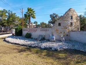 Luokittelematon kuva, 5 kautta 17, painike