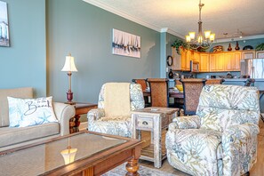 TV - Emerald Isle 1004 - Free Beach service! (Panama City Beach)