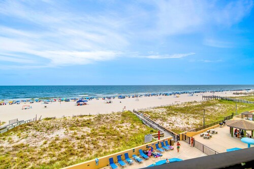 Phoenix IV 4034 - Cozy condo directly on the beach!