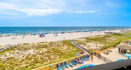 Phoenix IV 4034 - Cozy condo directly on the beach!