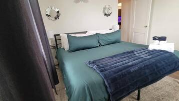 4 bedrooms, desk, iron/ironing board, free WiFi